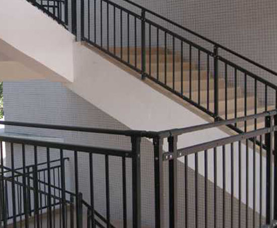 鋅鋼樓梯護欄安裝