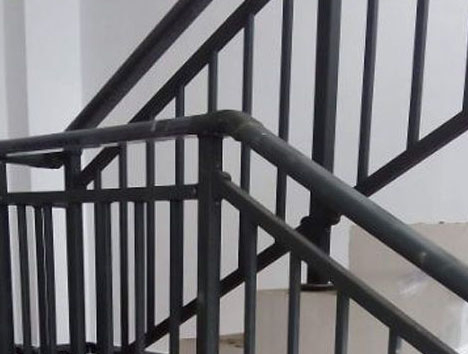 樓梯護欄安（ān）裝