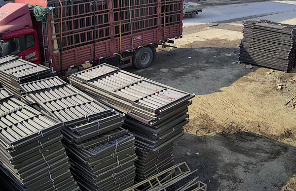 裝車發貨不斷（duàn）